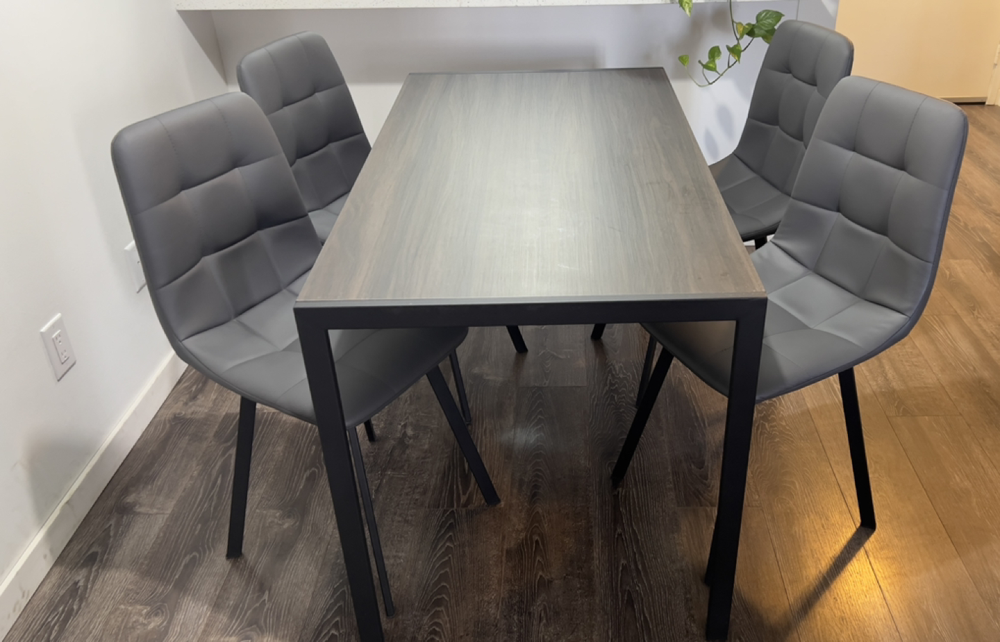 Zarai 5 piece Dining set