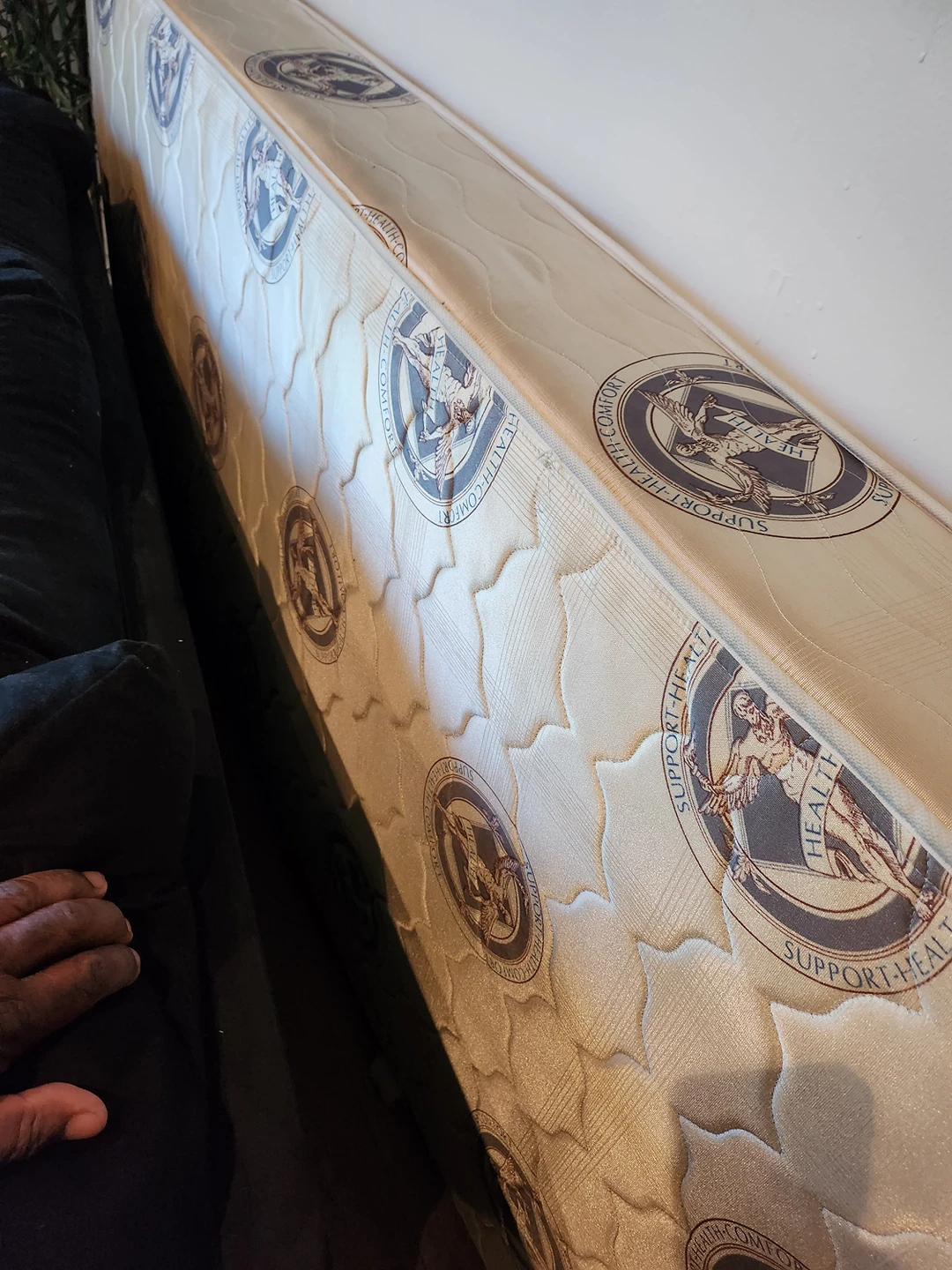 Mattress + Box Spring + memory foam + metal bed frame - photo 3