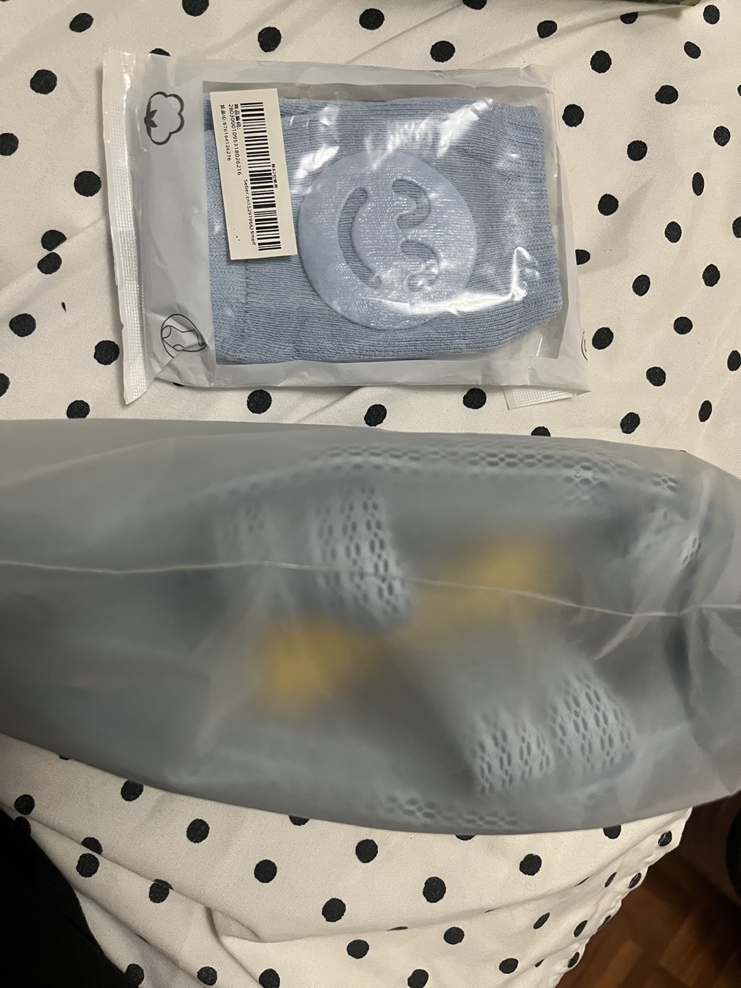 Head protector (baby helmet) and knee pads - photo 3