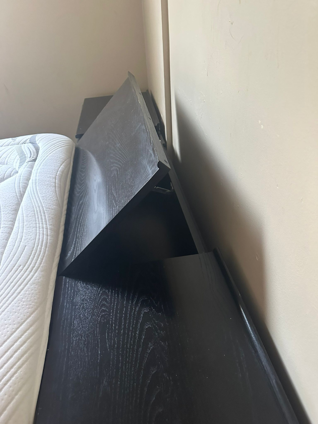 Bed and Mattress - photo 3