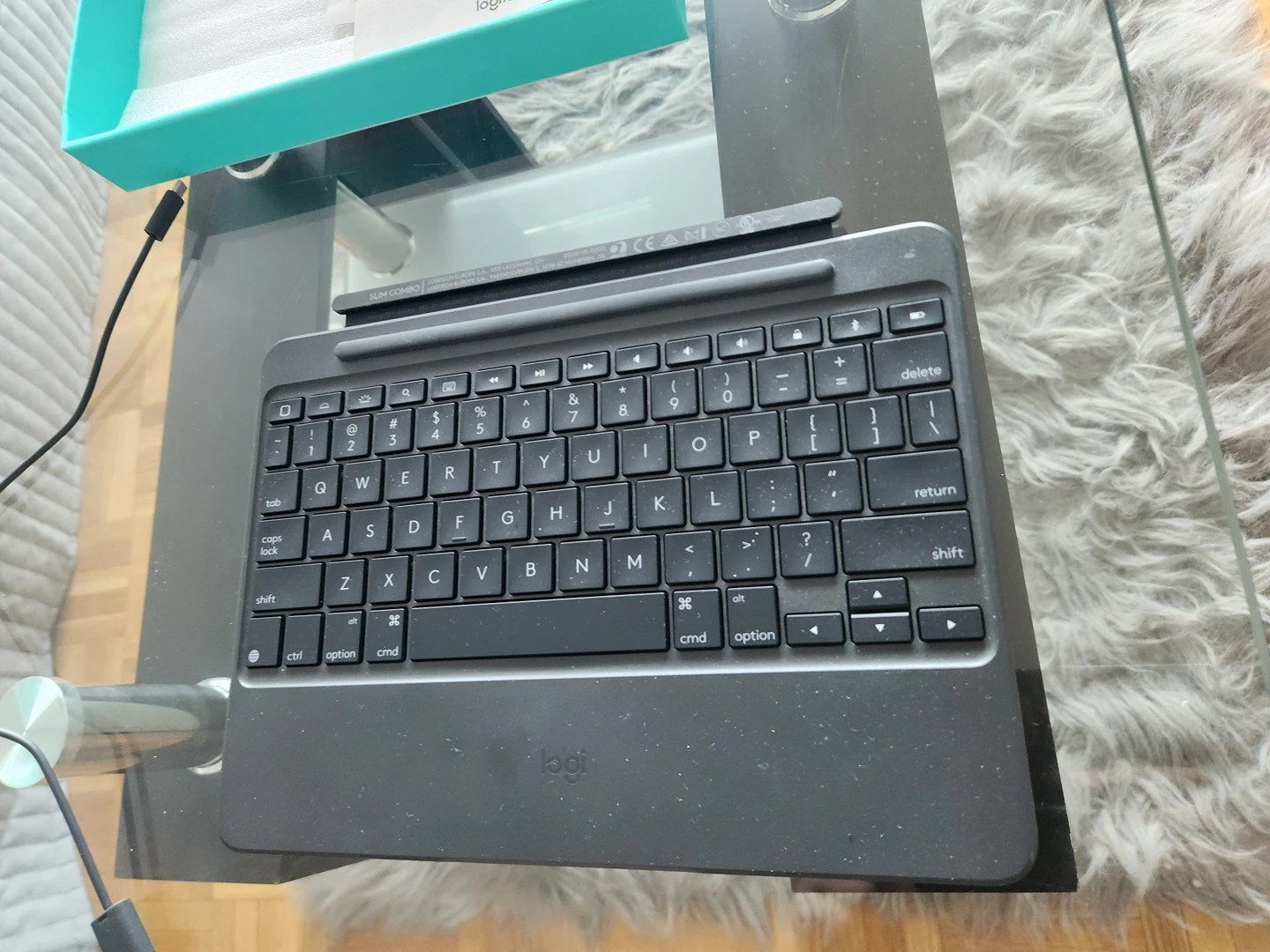 iPad 5th and 6th gen keyboard - photo 2
