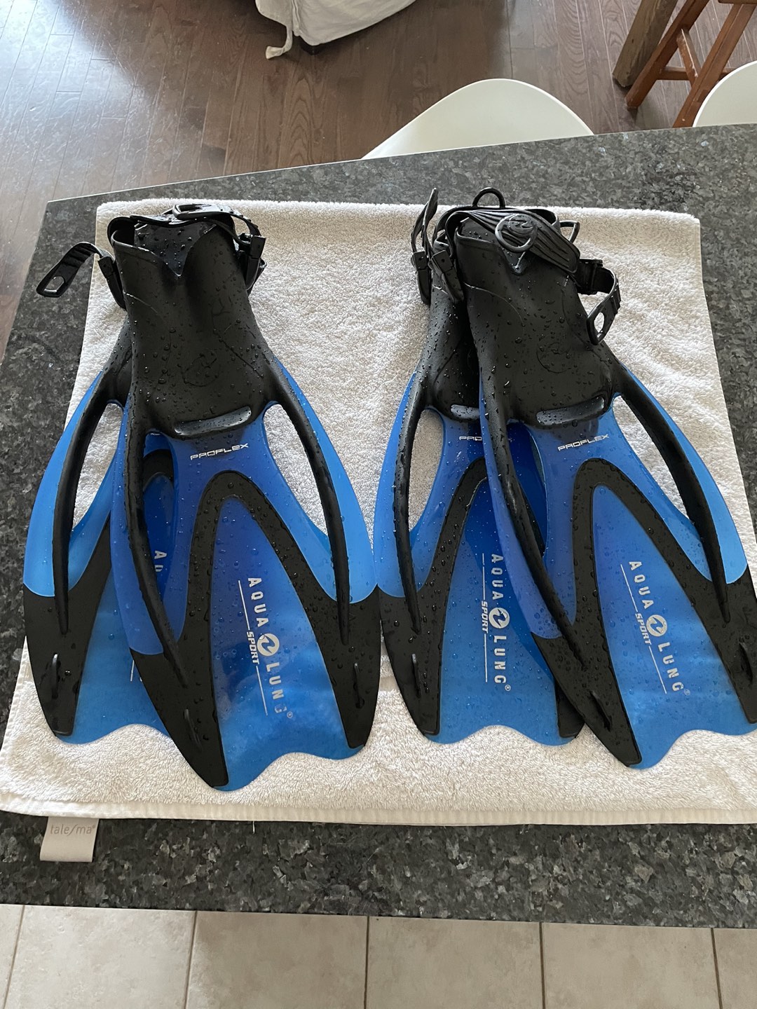 Mens flippers. thumbnail