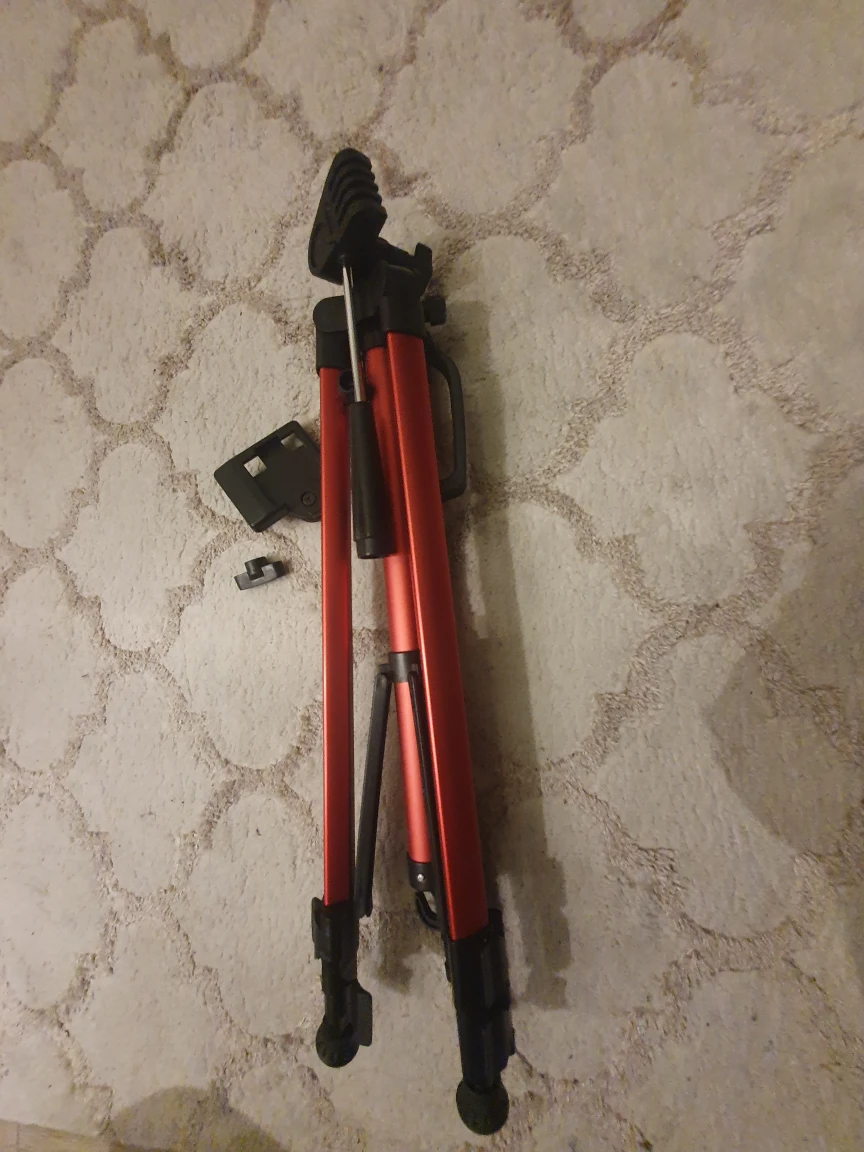 Lightweight Tripod #freecycle - photo 3