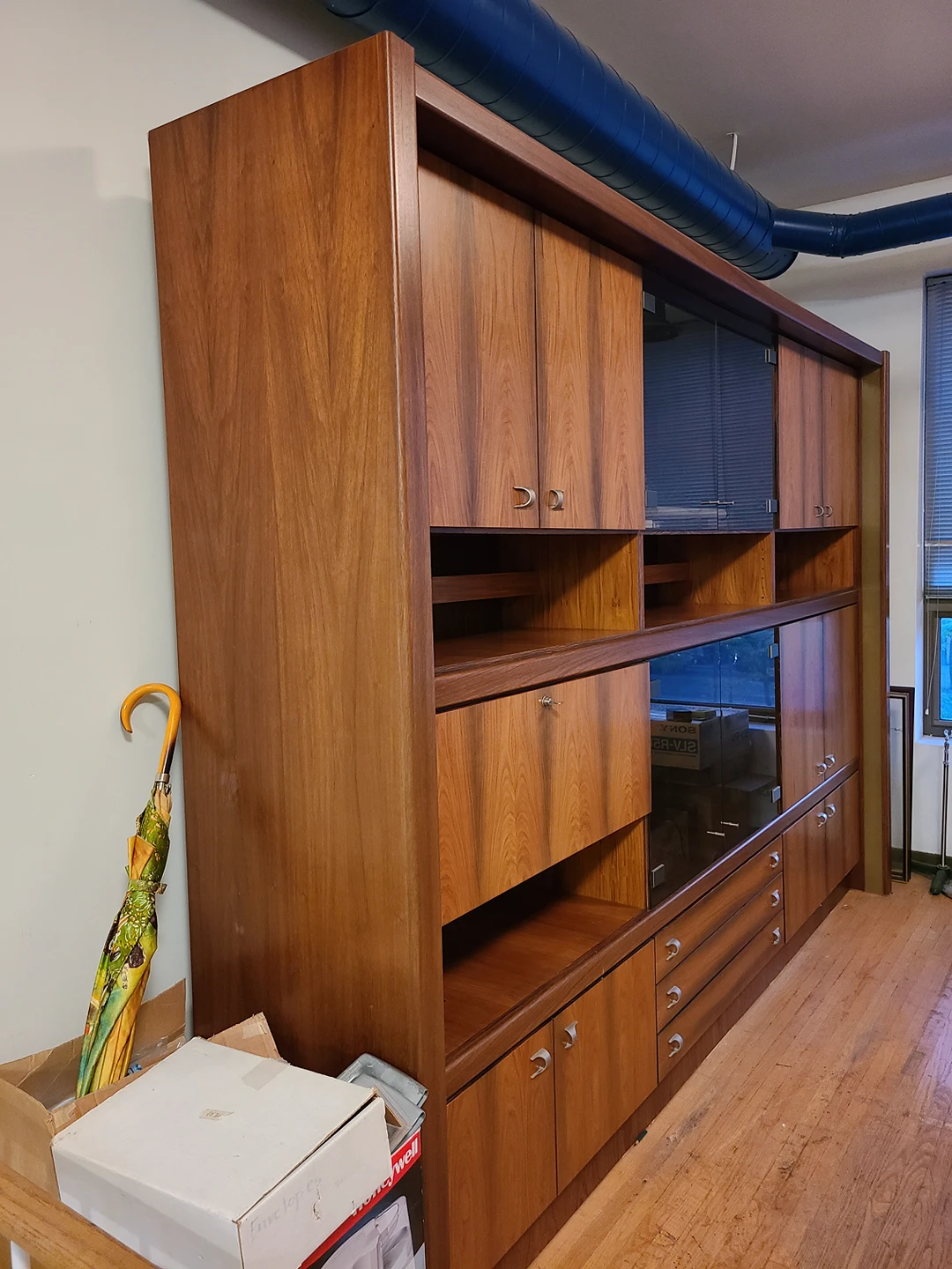 Large Vintage Wall Unit image indicator(2)