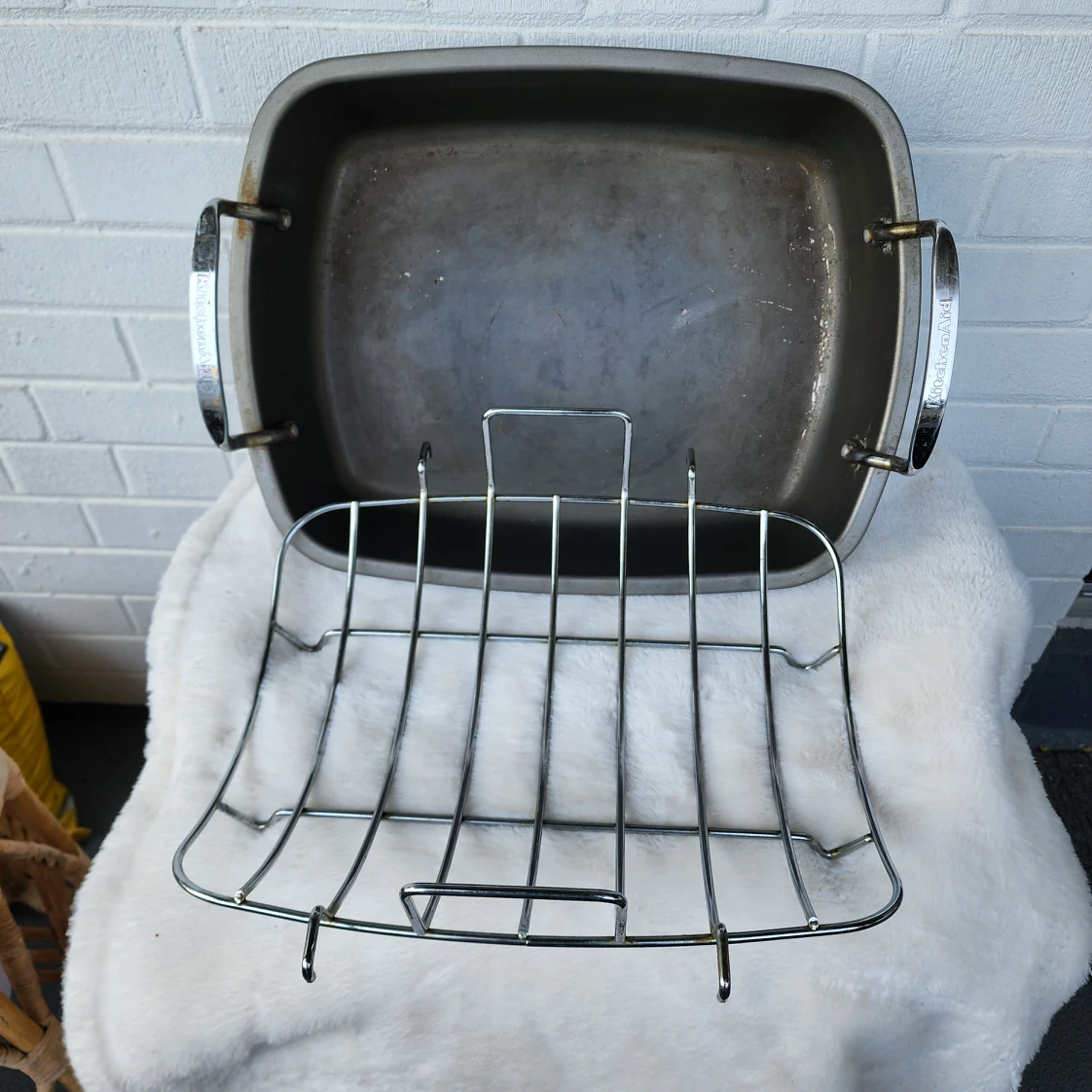 #FREECYCLE# KITCHENAID LARGE ROASTING PAN WITH REMOVABLE RACK image indicator(2)