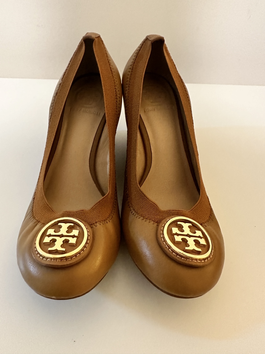 Tory Burch beige wedge shoes size 7