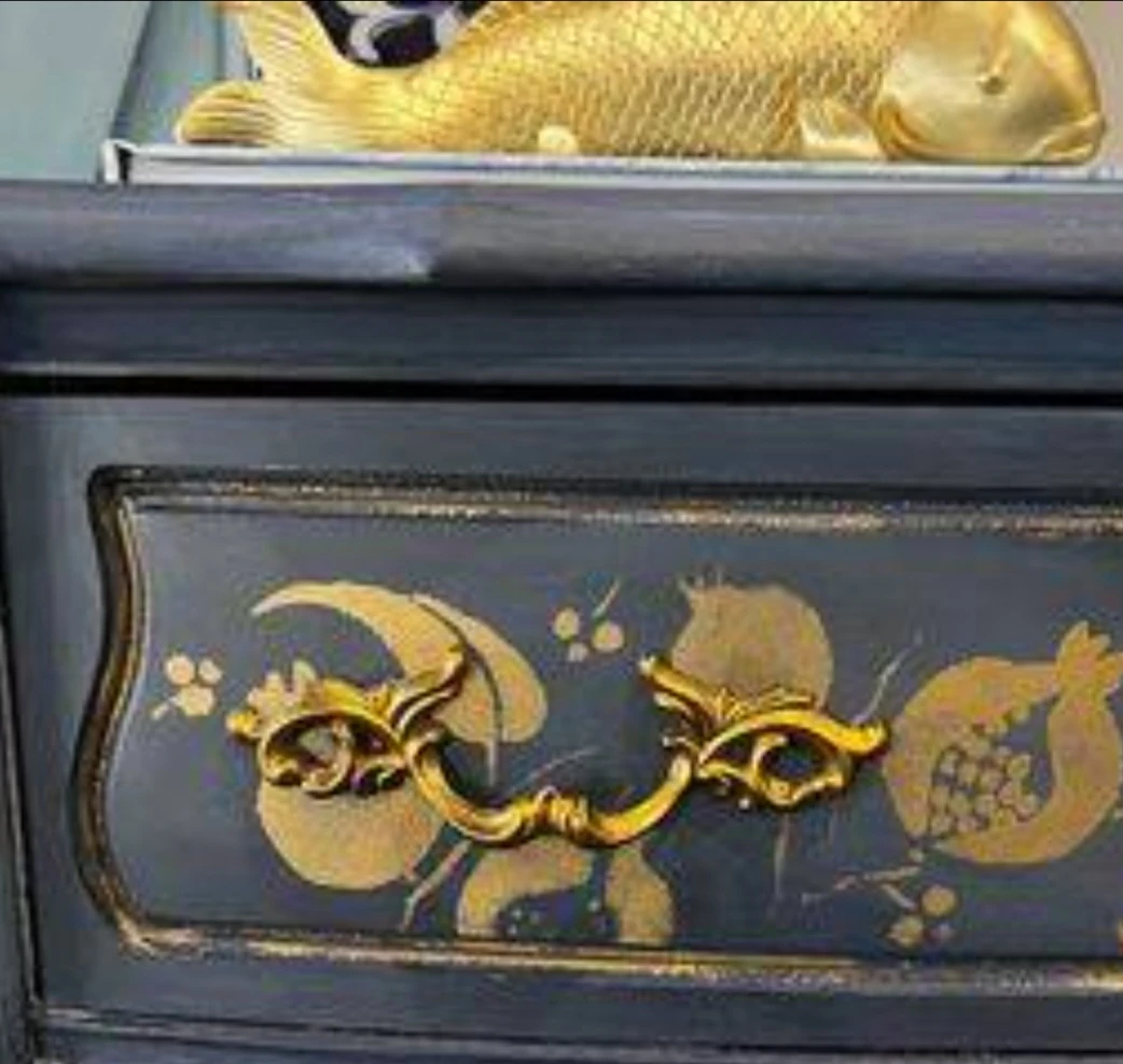 Refinished French Provincial style dresser - photo 2