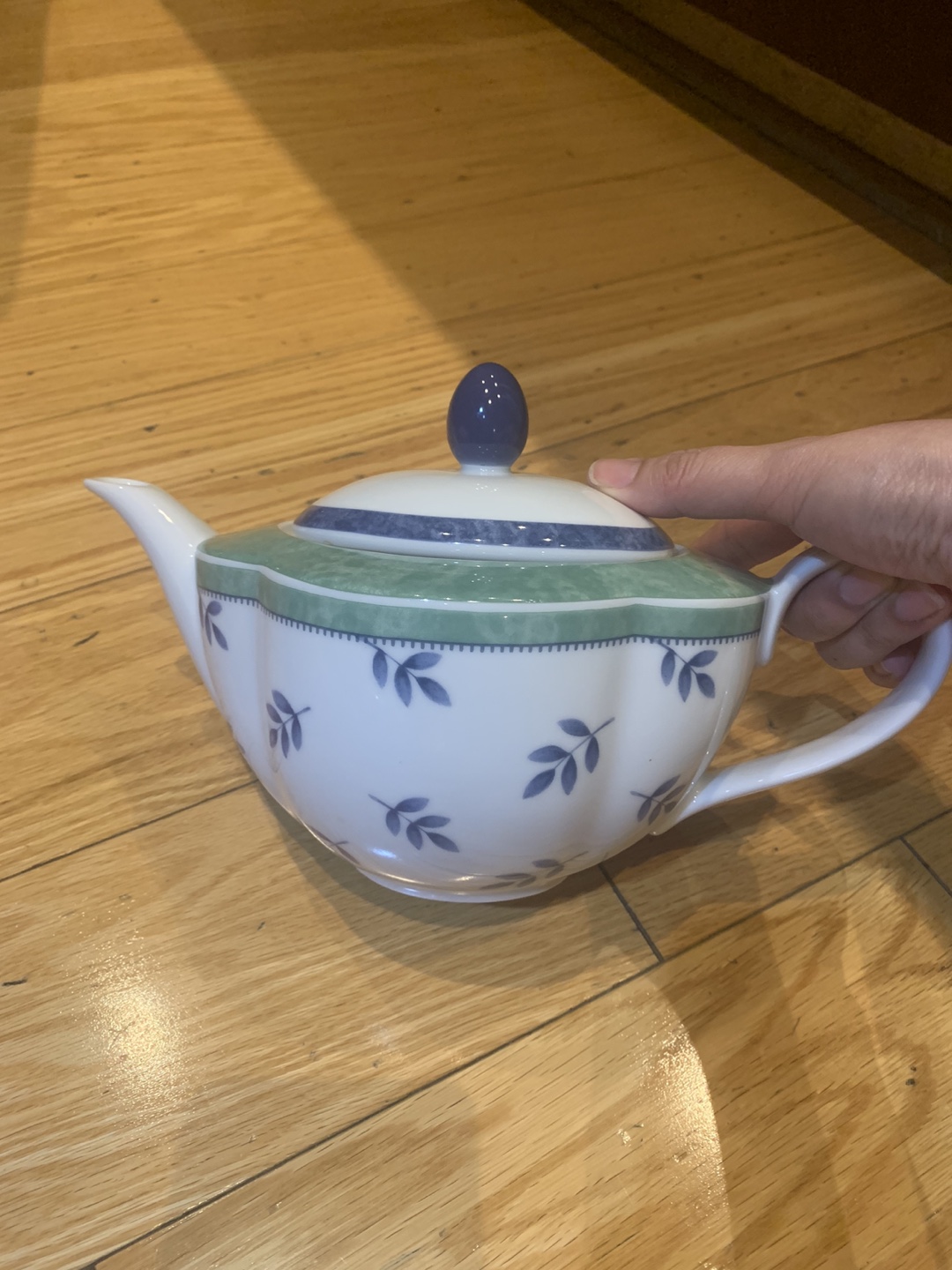 Villeroy & Boch SWITCH 3 Porcelain Teapot Country Collection