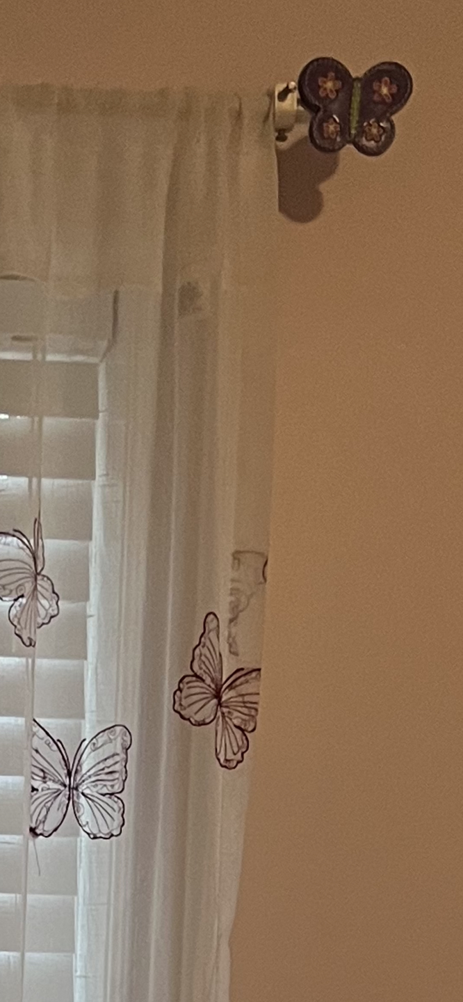 4 pc Curtain panels and 2 Rods suitable for girls room - photo 4