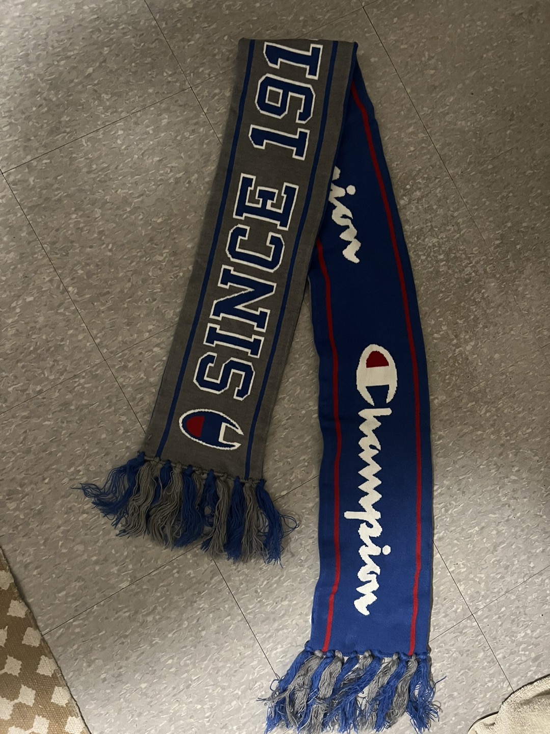 Champion scarf thumbnail