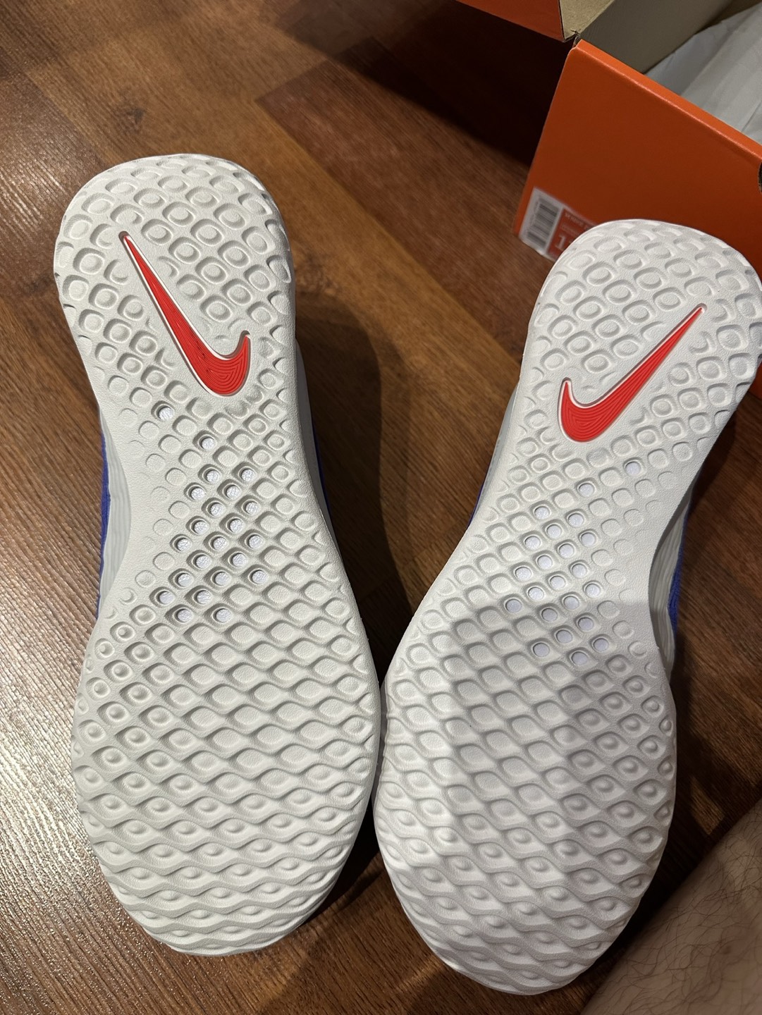 Nike Zoom Tennis Shoes (Hard Court) - photo 4