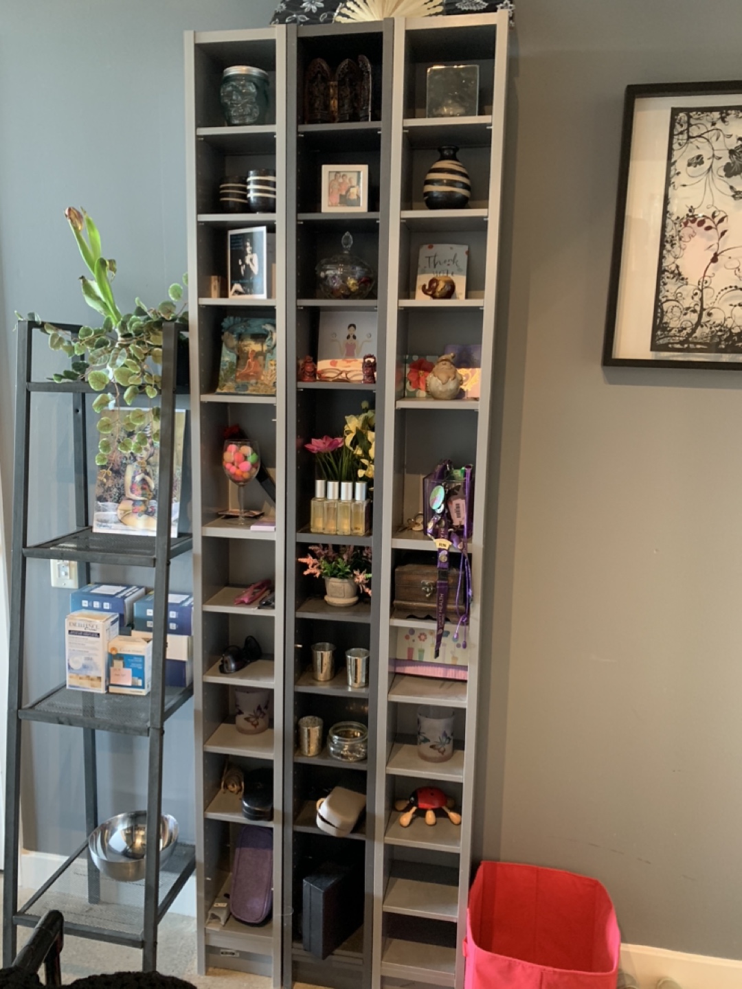 3 shelves grey.  Adjustable