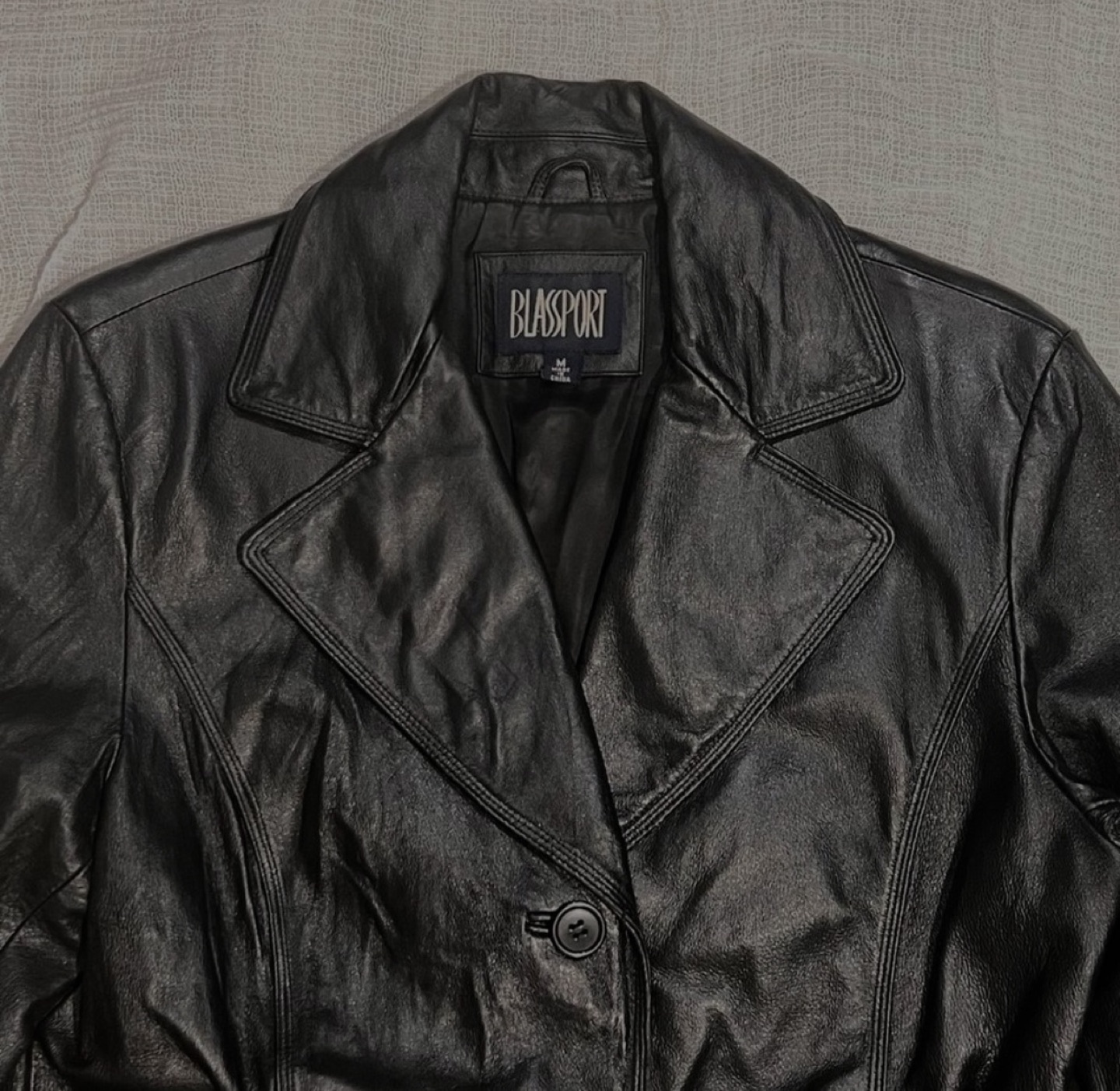 Vintage Black Leather Jacket • Size M