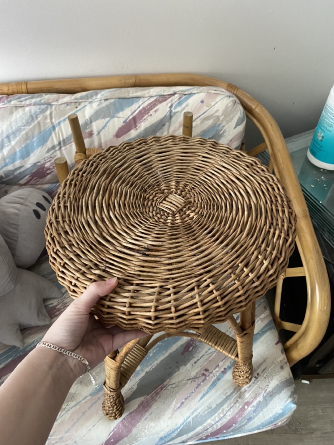 Wicker seat or plant stand image indicator(2)