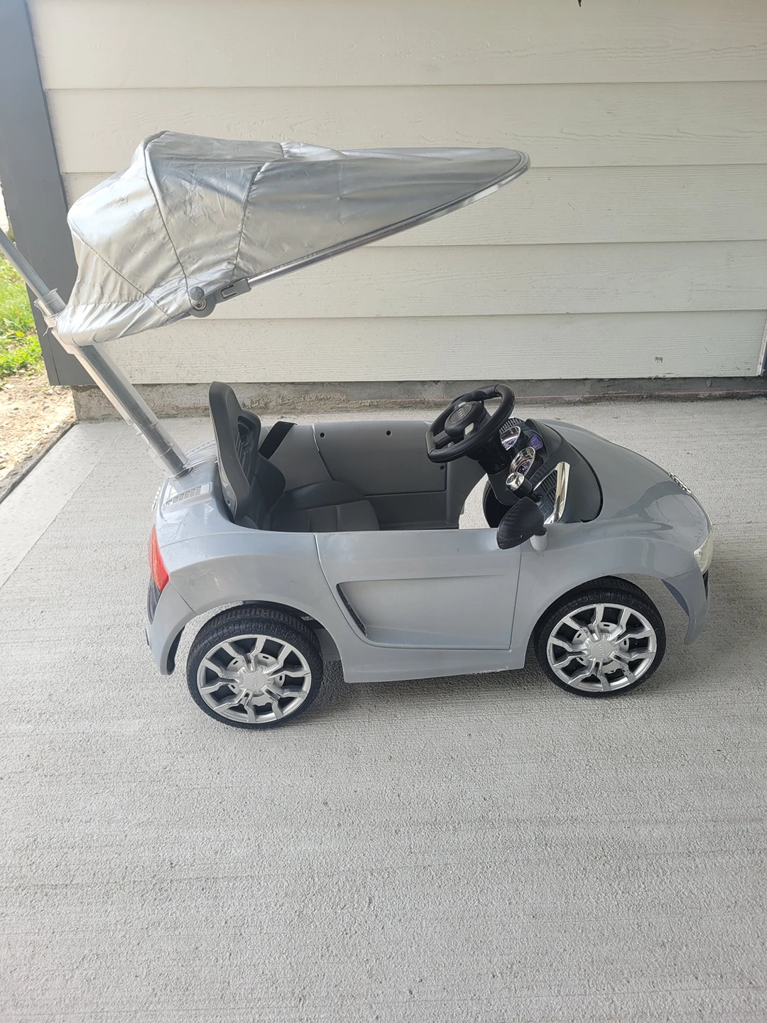 Audi toddler push car. - photo 5