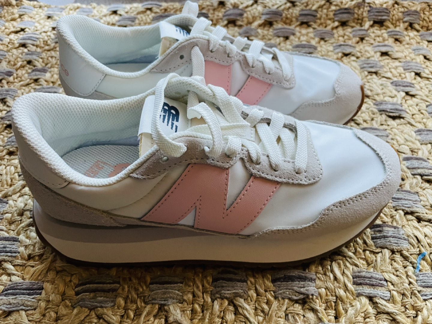 New Balance 237 Women’s 7.5 thumbnail