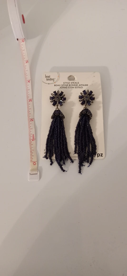 🆓 costume earrings- dark blue and dramatic!