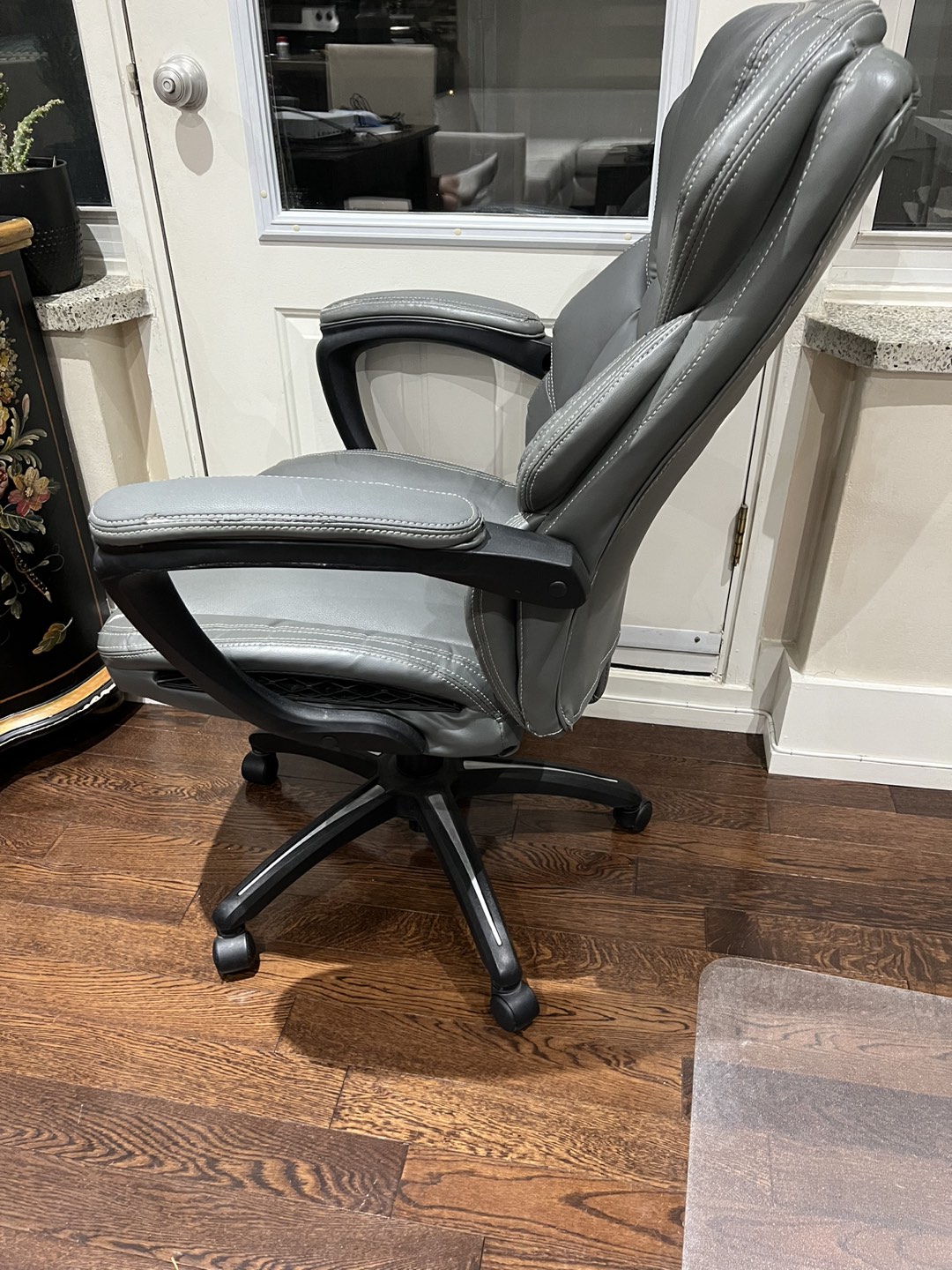 Big, comfy, grey desk chair - photo 2