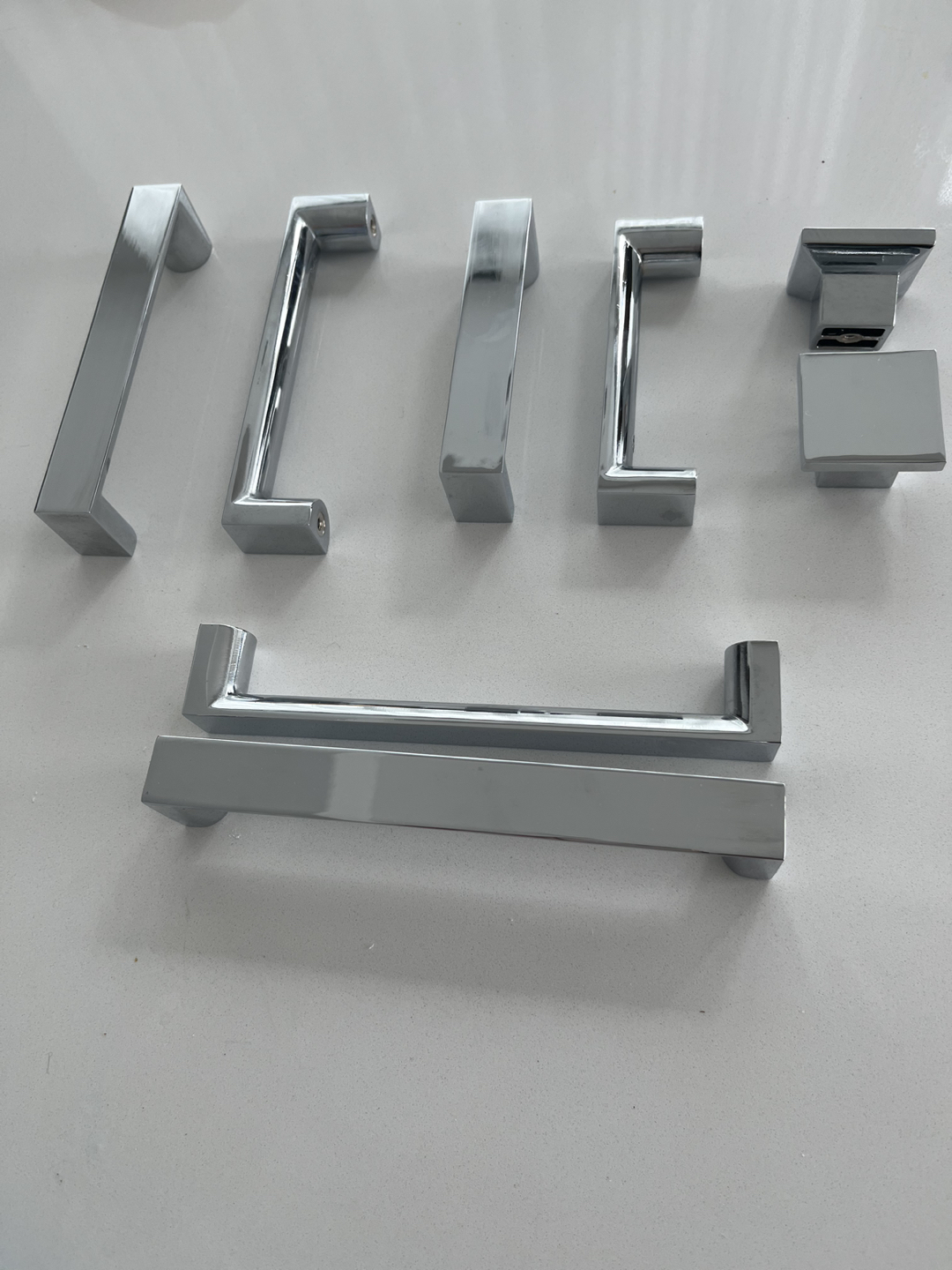 Kitchen/bathroom cabinet knobs and handles