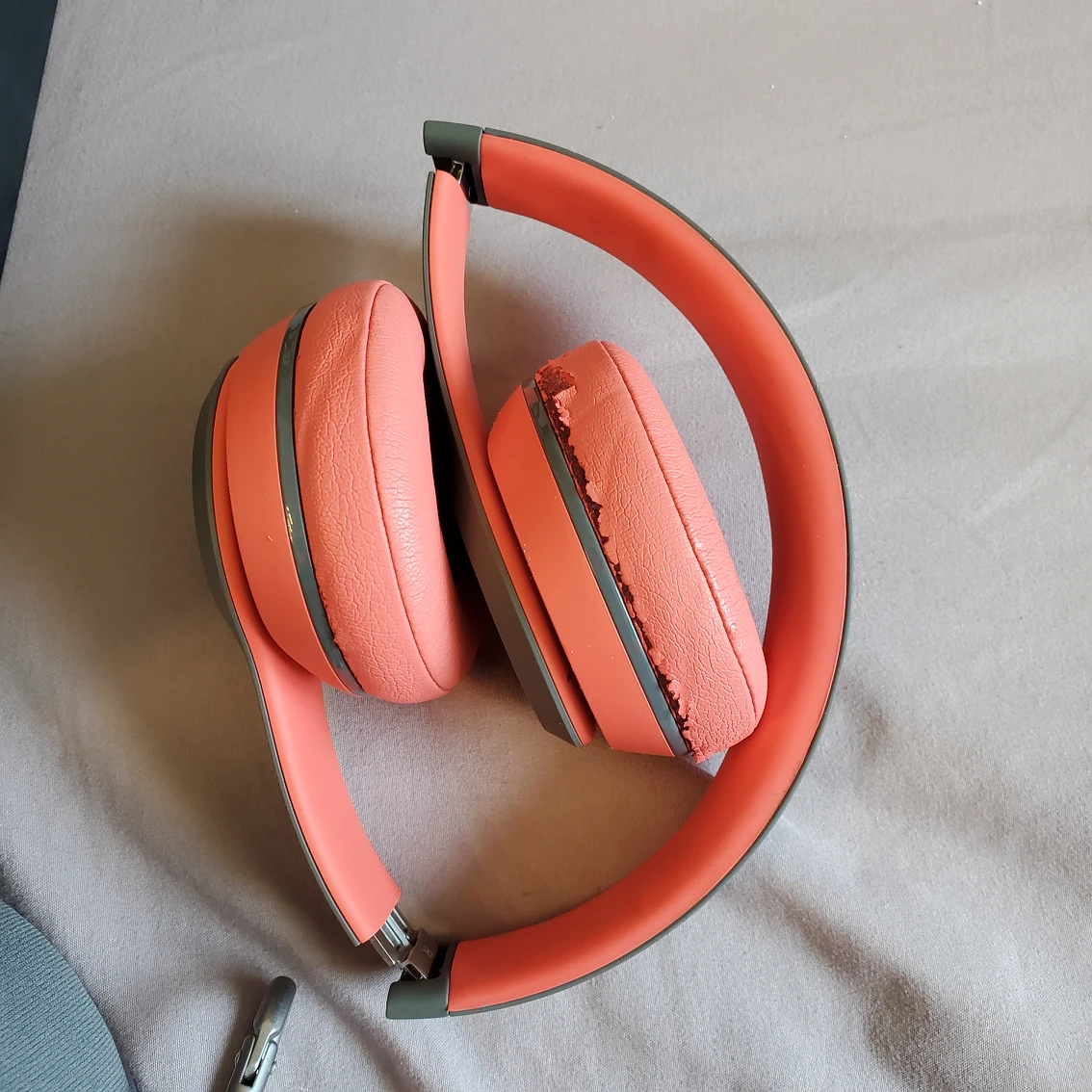 Beats Dr. Dre Solo 2 Wireless (red/gray) Headphones - photo 5