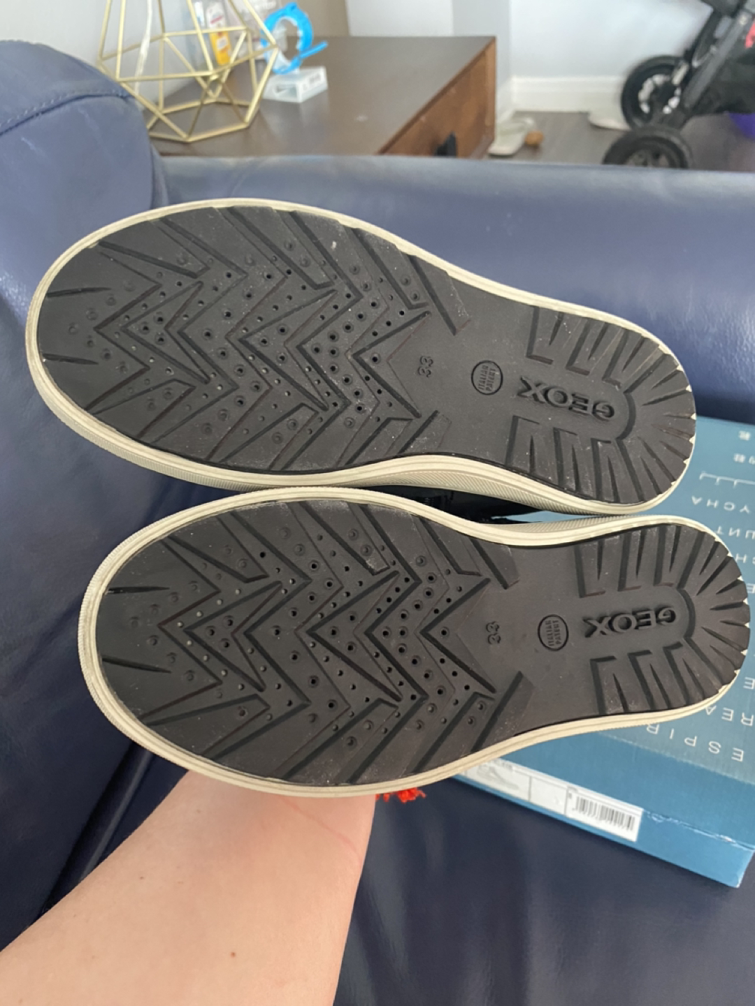 Boys Geox shoes size 33 US 2 - photo 3