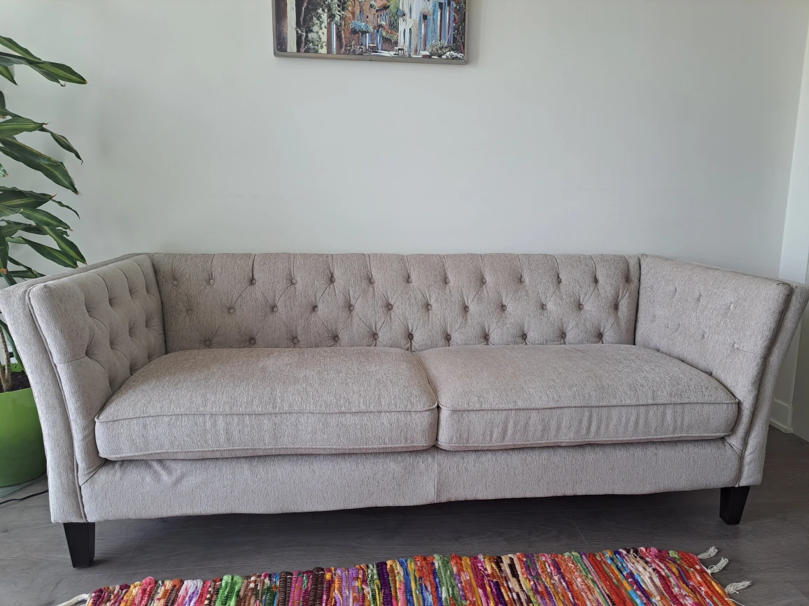 Stylish and comfortable upholstered sofa for sale - photo 3