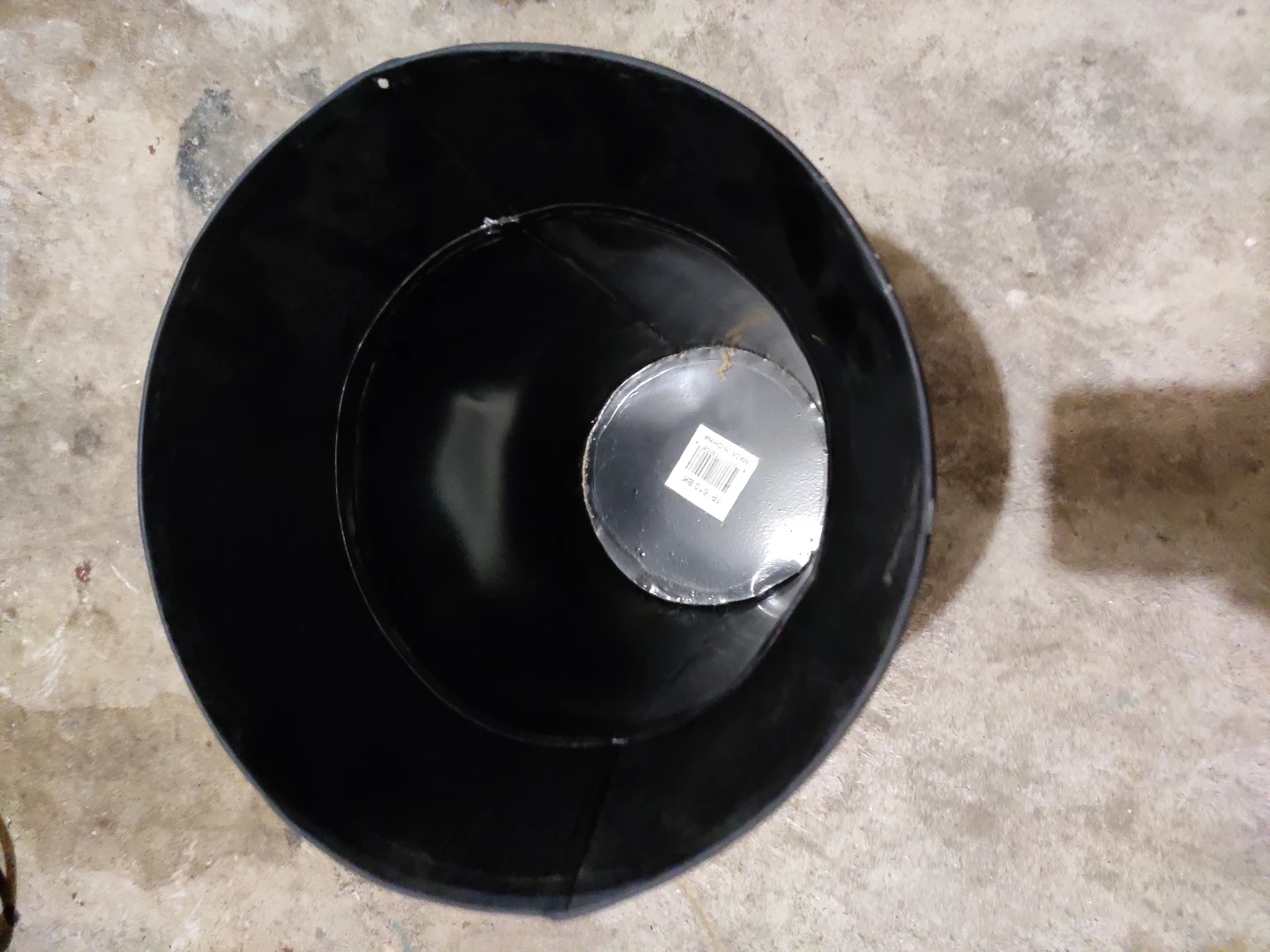 metal bucket or planter - photo 3