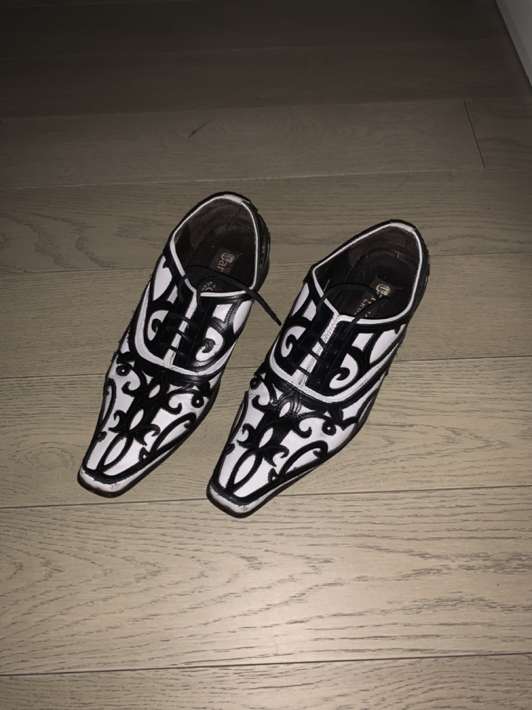Men’s shoes thumbnail