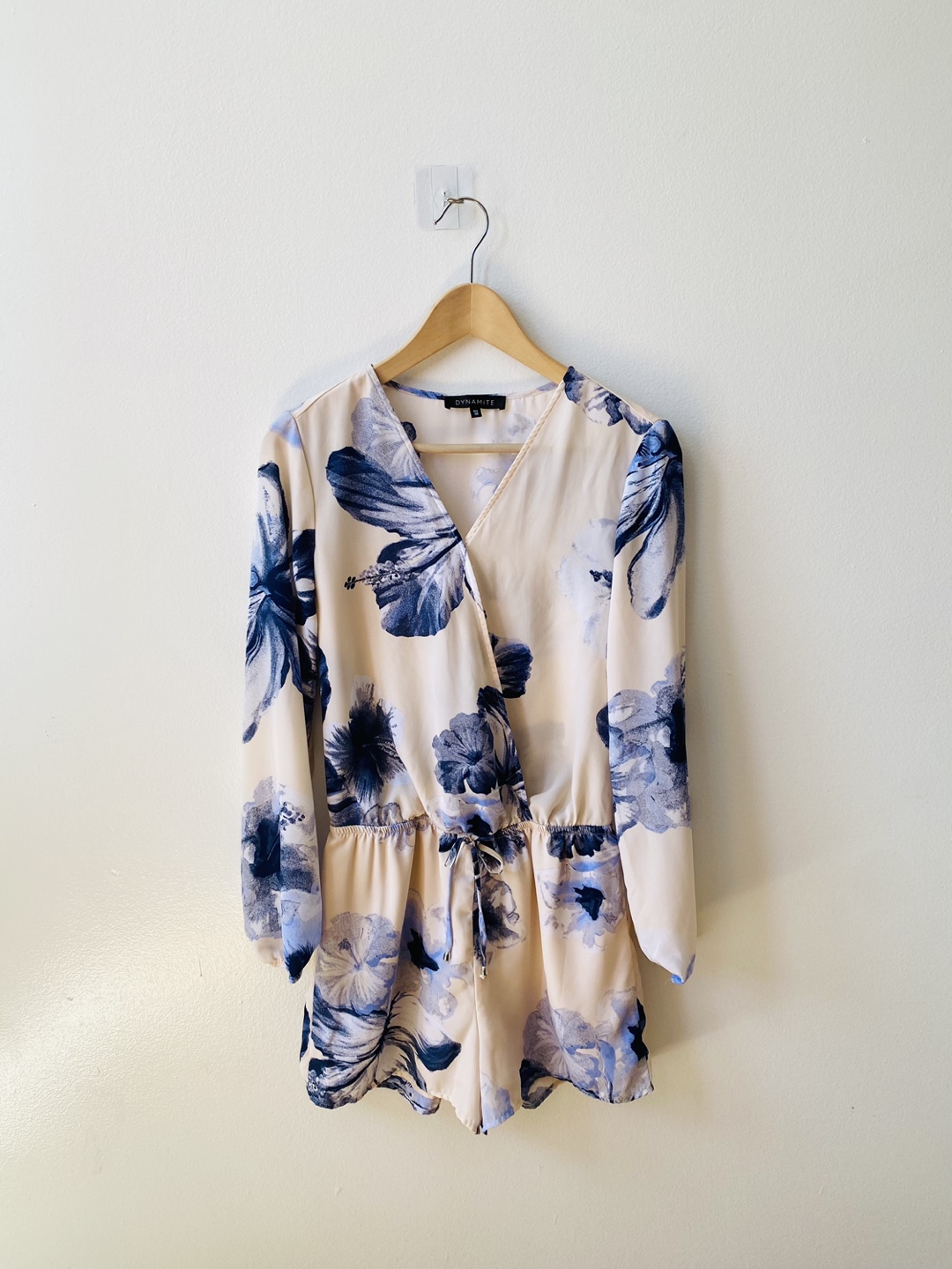 Dynamite floral romper, S. Like new!