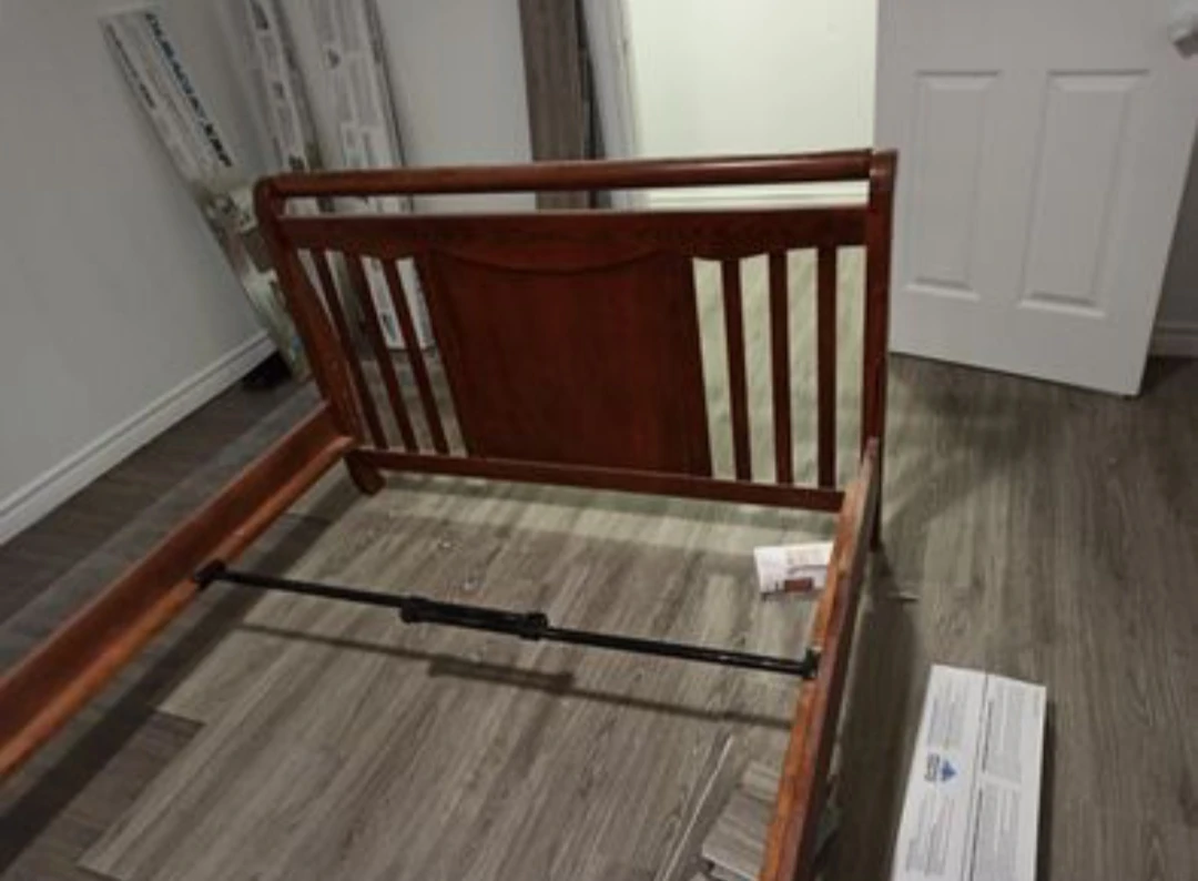 Queen Bed Frame - Solid Wood - photo 4