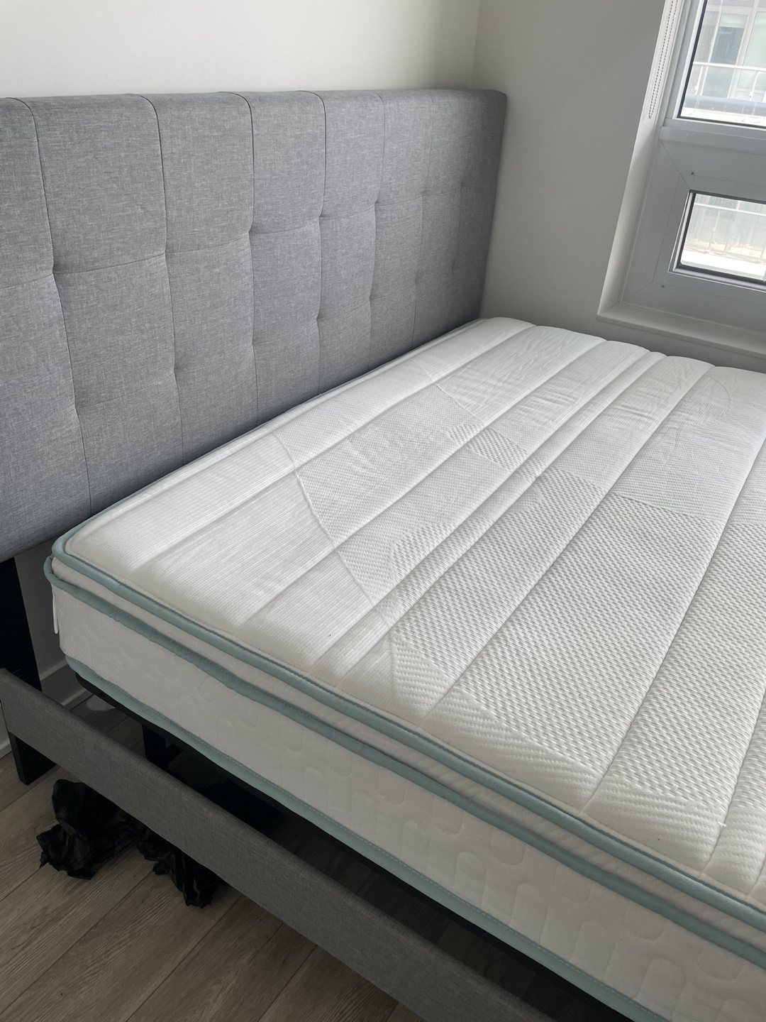 Queen hybrid 8” medium mattress - photo 2