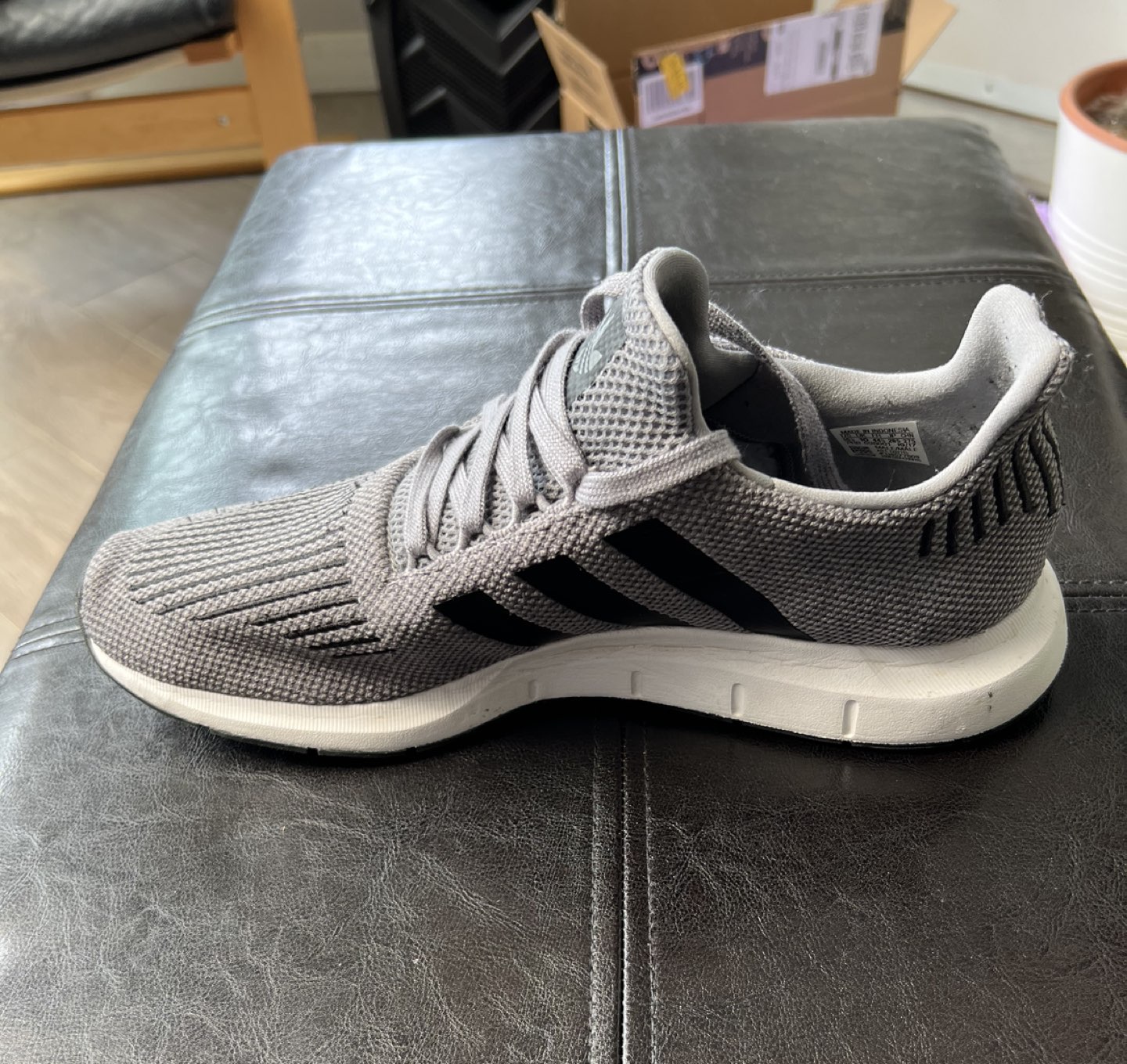 Adidas Men’s Sneakers Size 10.5 - photo 2