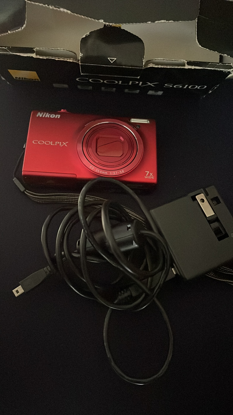 Nikon Coolpix Camera - photo 2