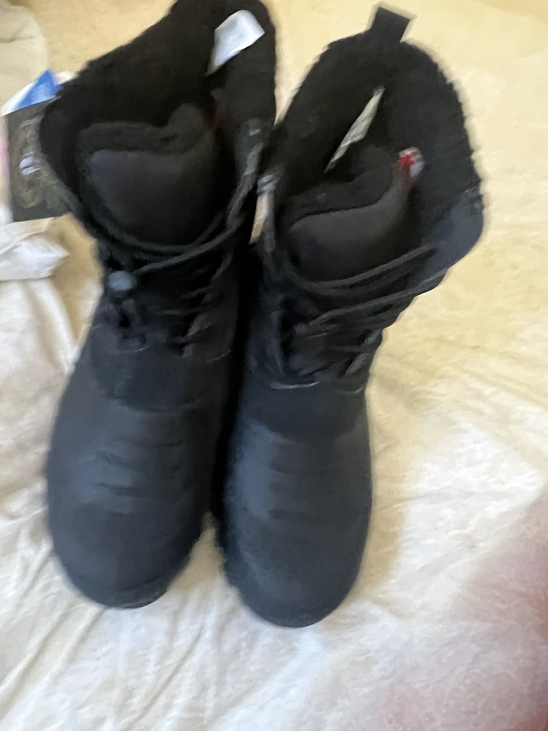 Brand new grey wolf x 3M winter boots size 10