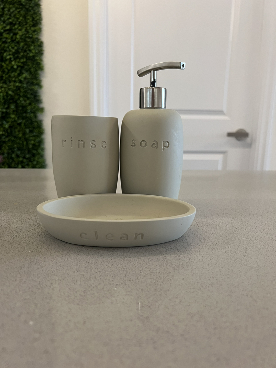 Bathroom set thumbnail