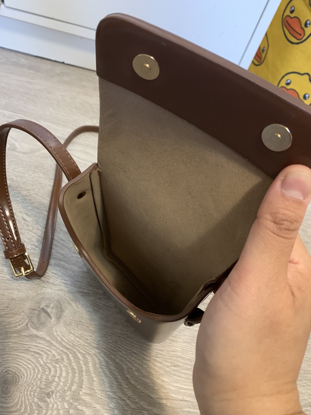Crossbody bag ( Brand New ) image indicator(3)