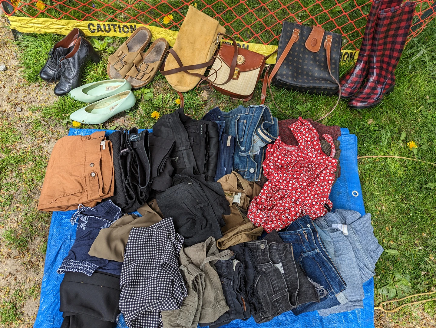 Free women's clothes, bags, shoes! thumbnail
