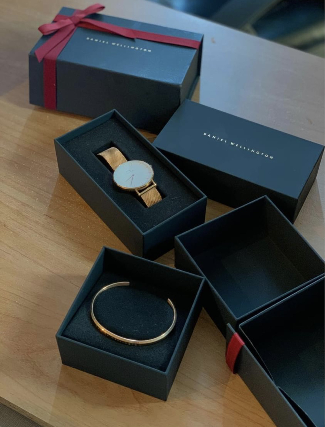 Daniel Wellington watch and bracelet image indicator(2)