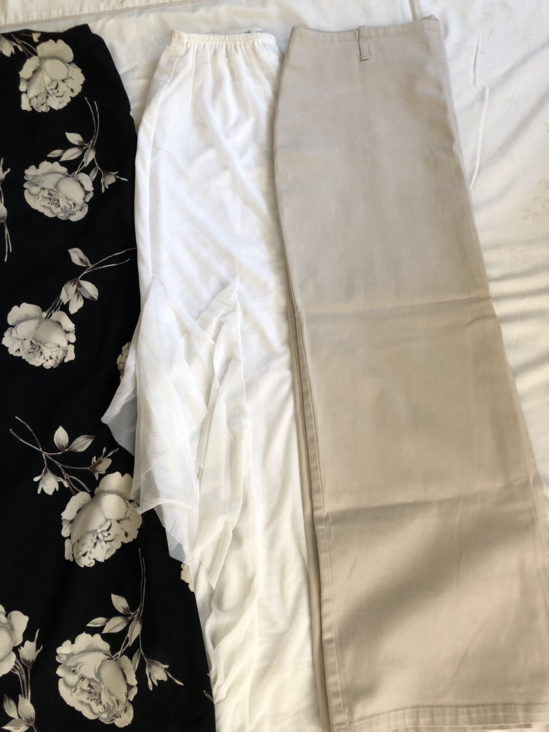 Lot of skirts (LIKE NEW) image indicator(5)