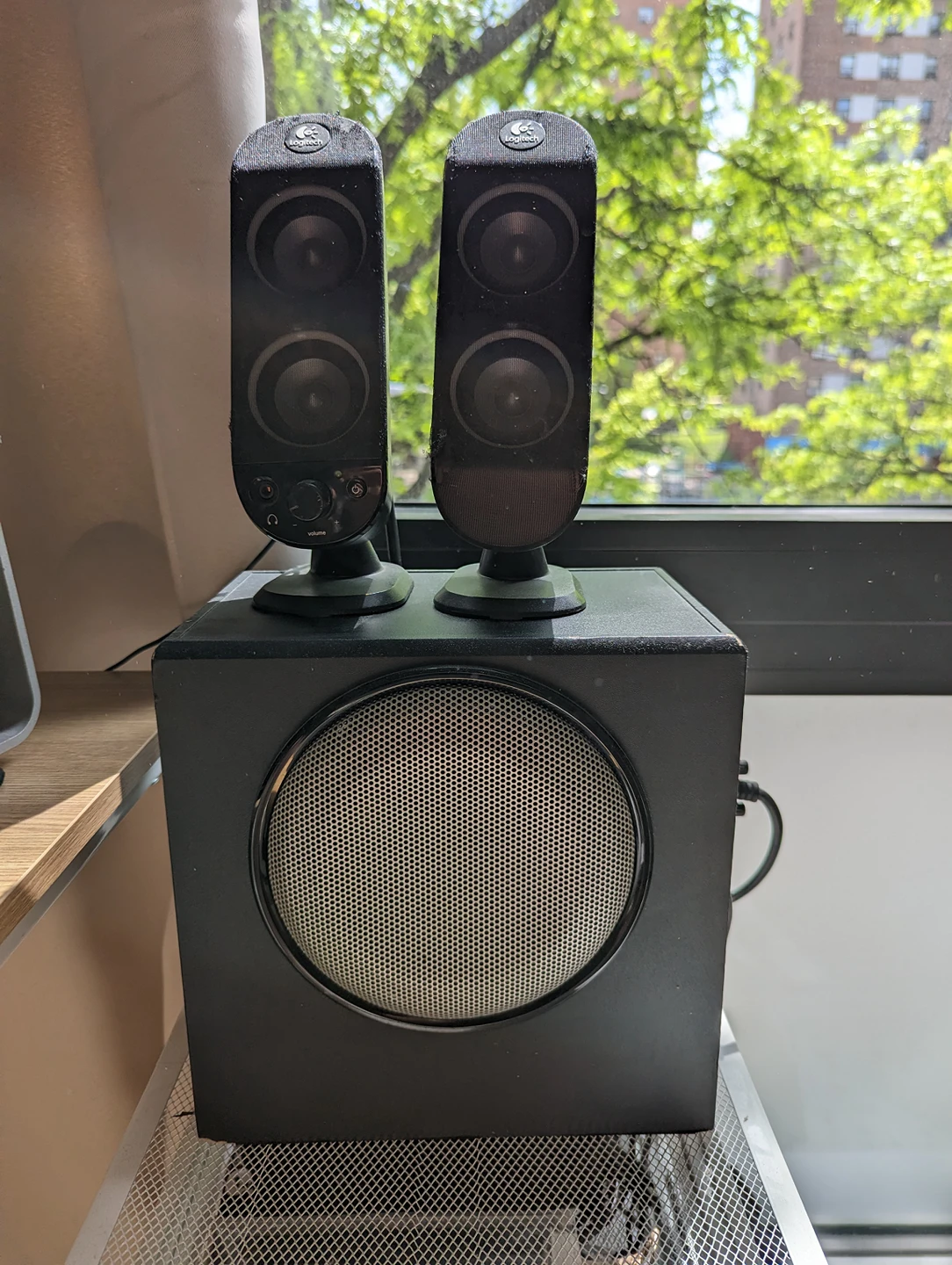Logitech x230 Speakers