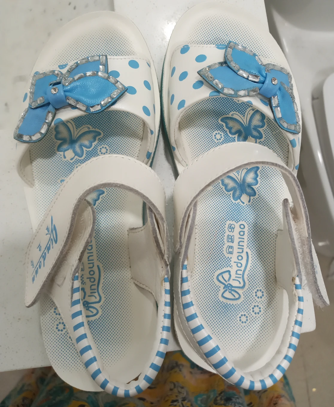 girl's sandals - photo 2