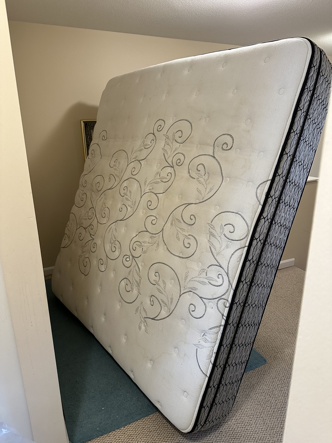 King mattress #freecycle  (pickup only no delivery)