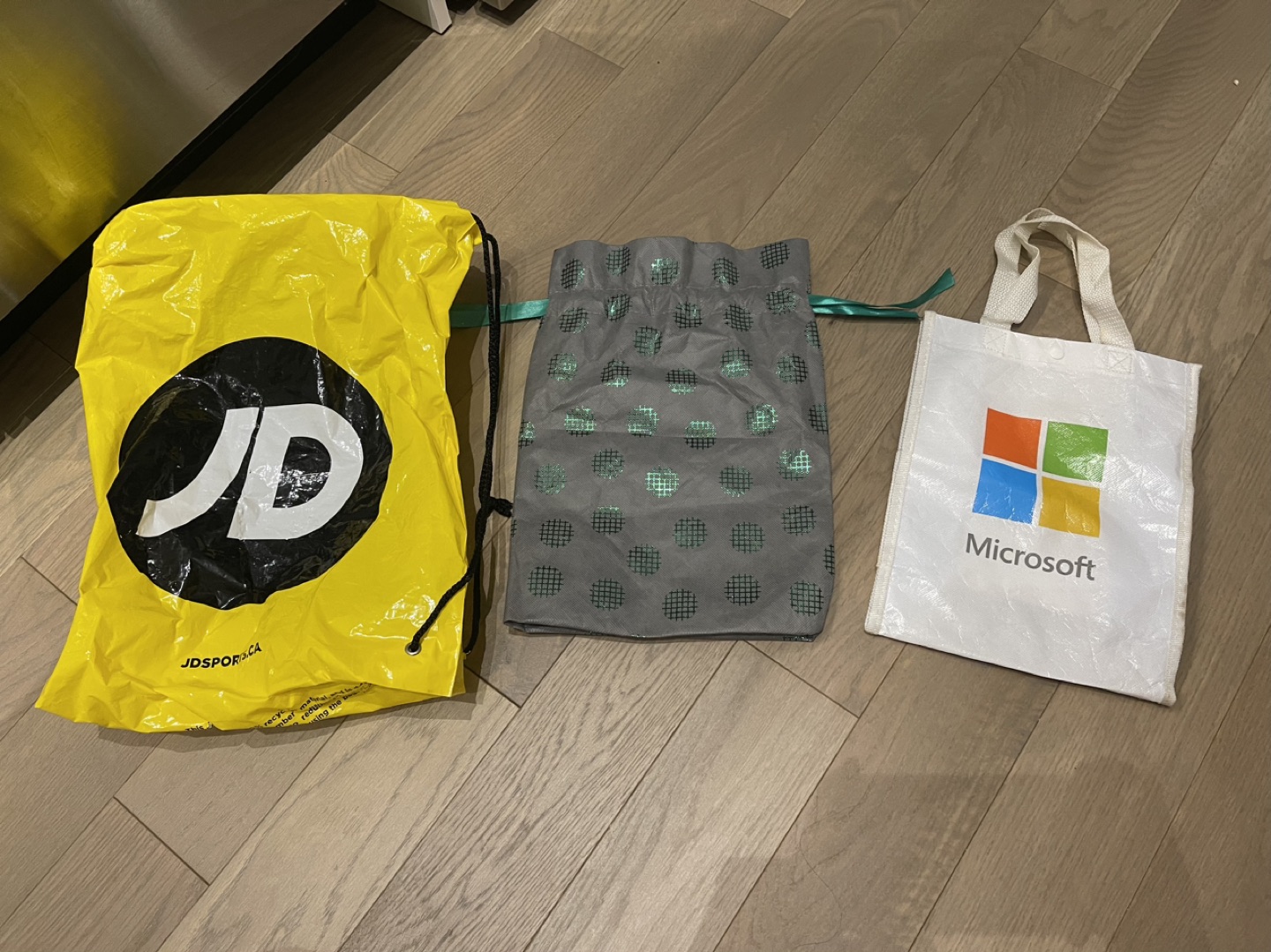 Paper and eco bags - photo 2