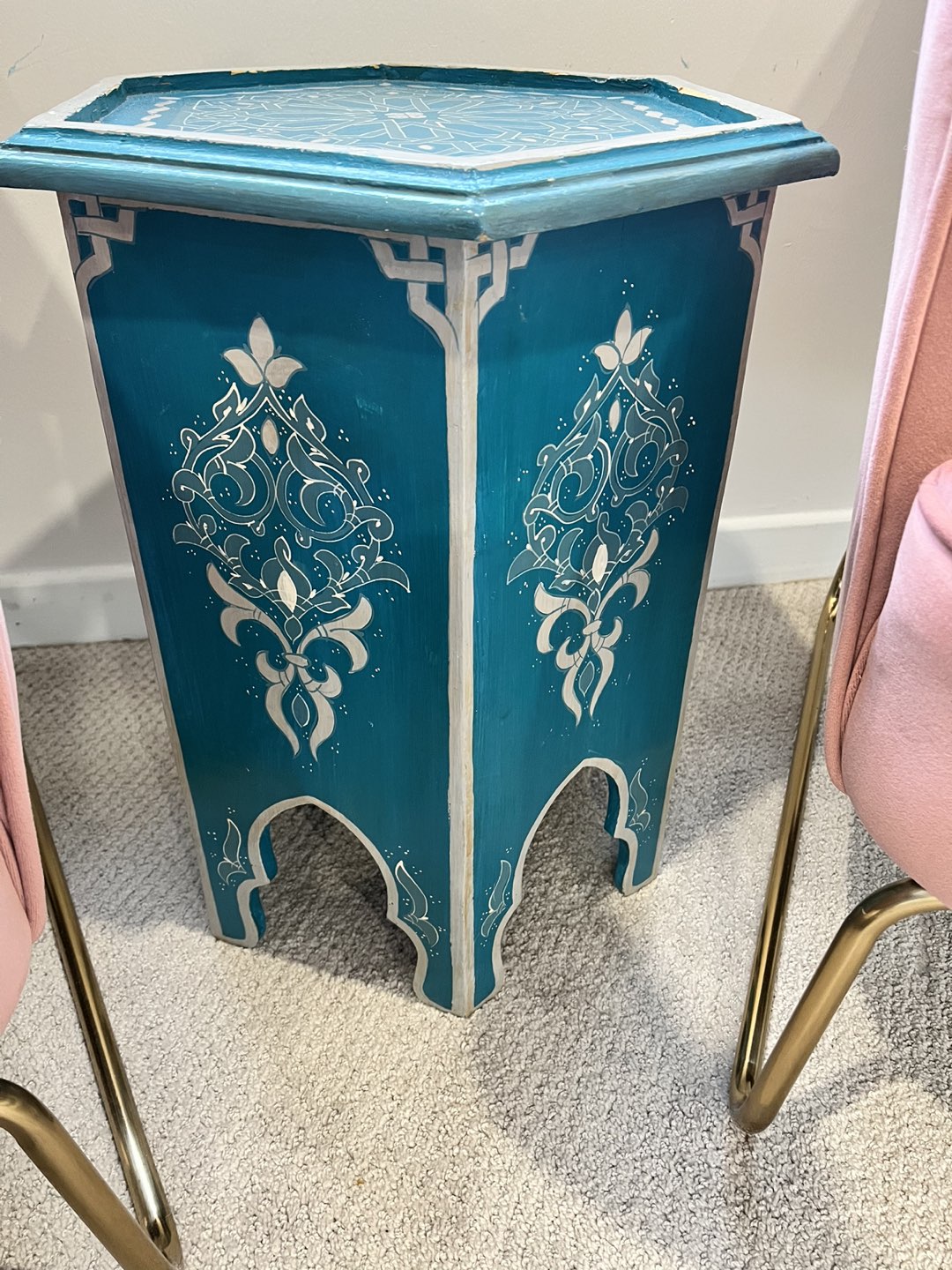 Accent table