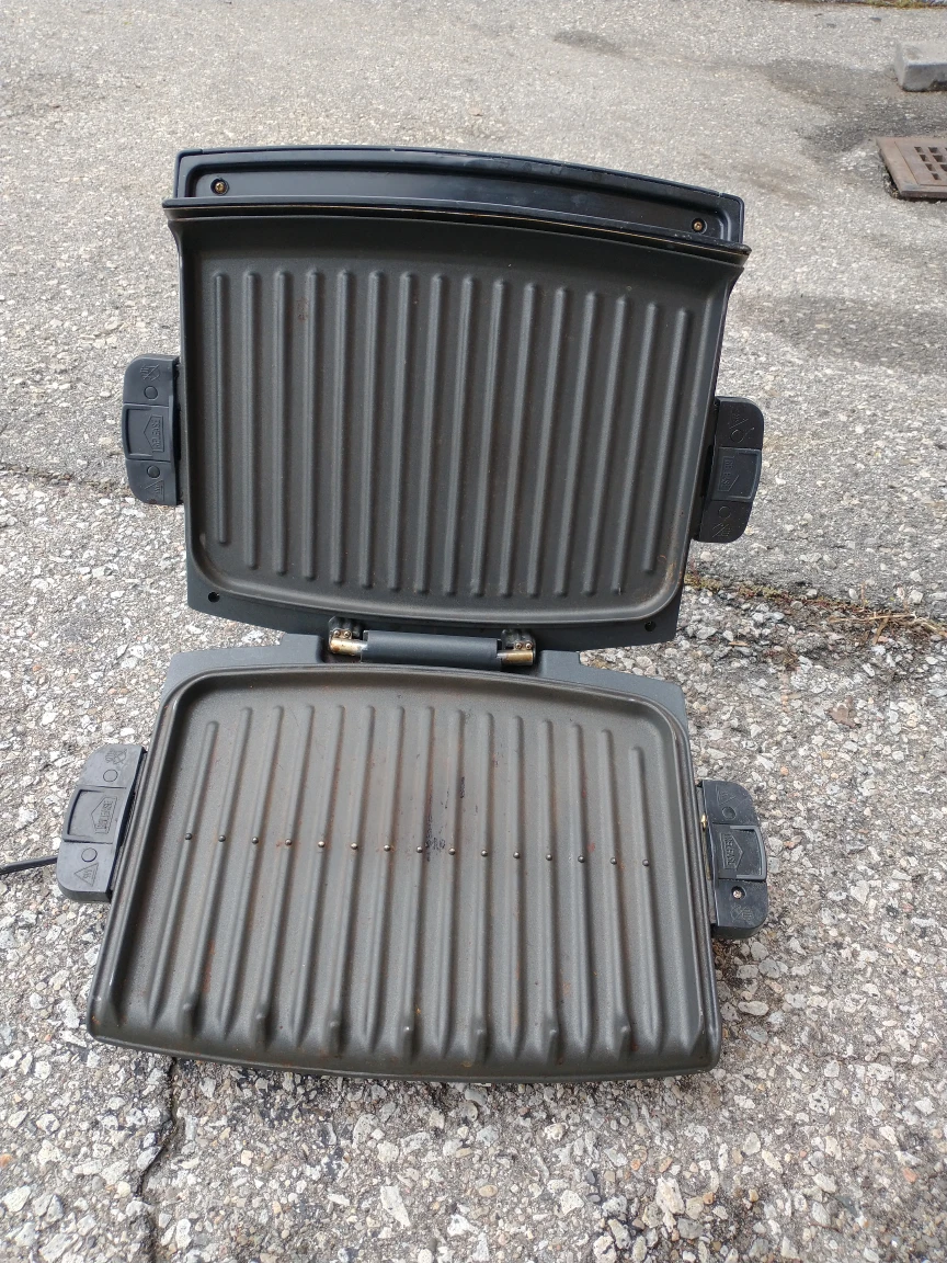 George Forman Healthy Grill barely used ,good  coating . - photo 2