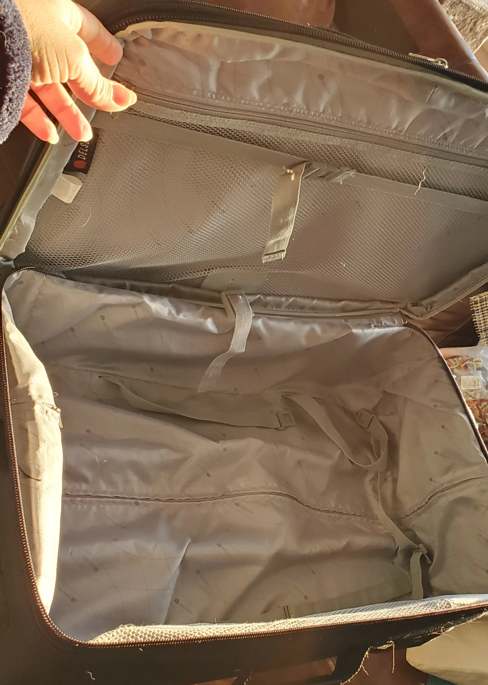 Delsey mid sized Two Wheeled Suitcase Soft Sided - photo 4