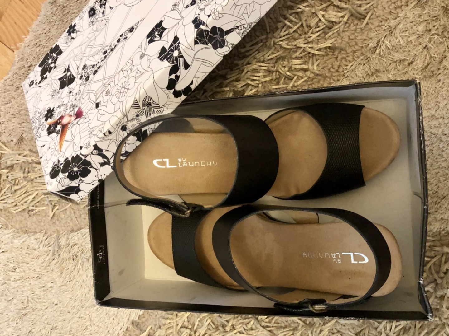CL By Laundry women’s leather sandals - photo 4