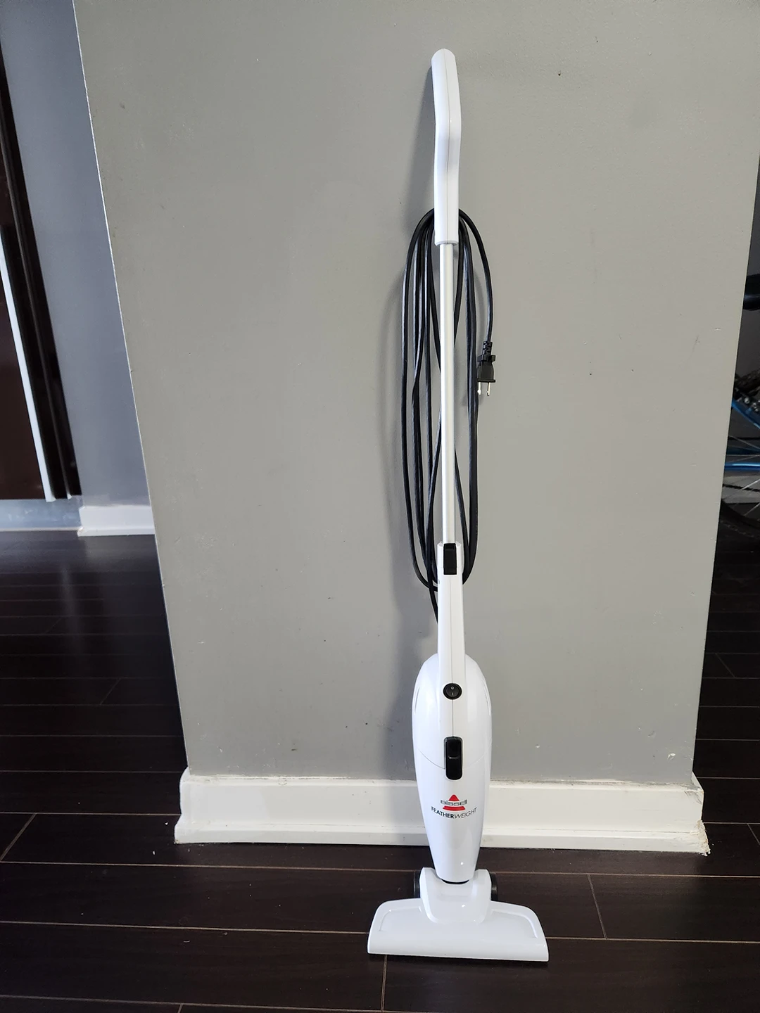 Final offer Bissell Stick Vacuum - Featherweight White