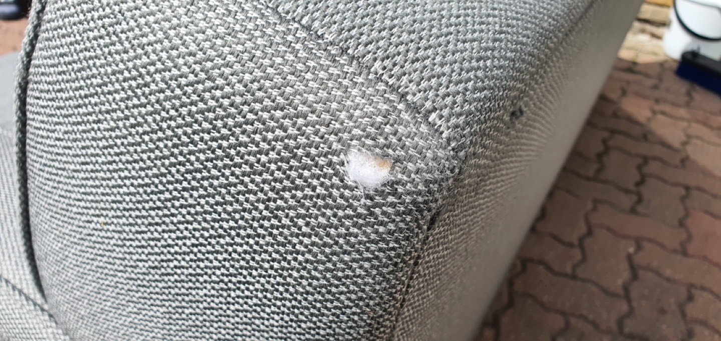 Gray Sofa - Excellent condition, Pet-Free and Non-Smoking Home. - photo 4