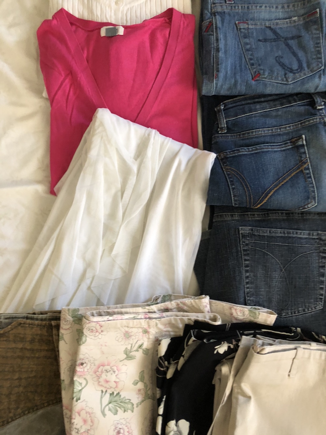 DOWNSIZING Lot of women’s clothing PICKUP ASAP image indicator(2)